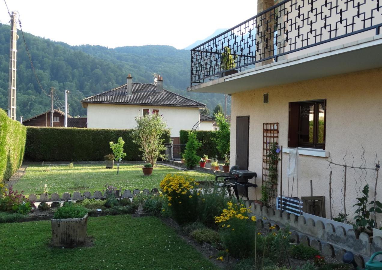 Chez Laurette Et Louis Bed & Breakfast Ugine Exterior photo